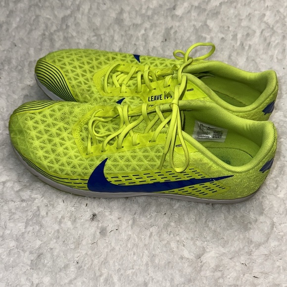 Nike athletic shoes - Picture 2 of 4